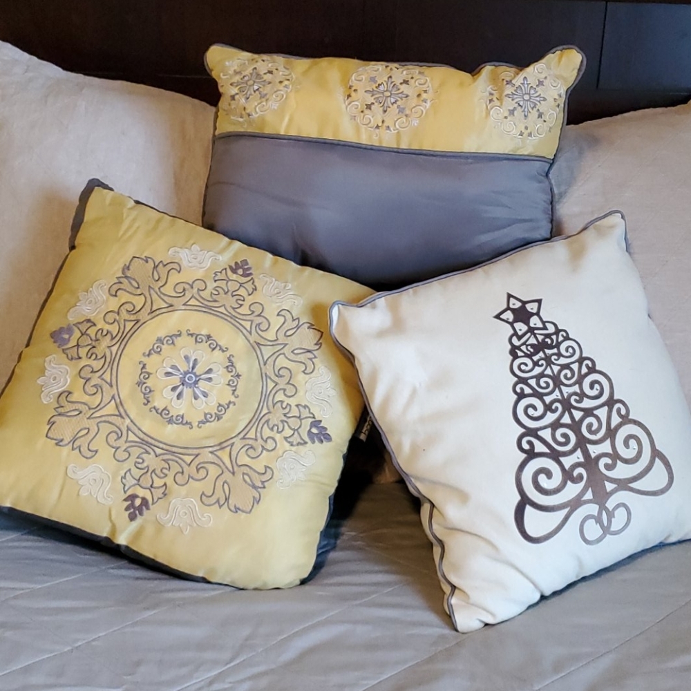 Decorative pillow